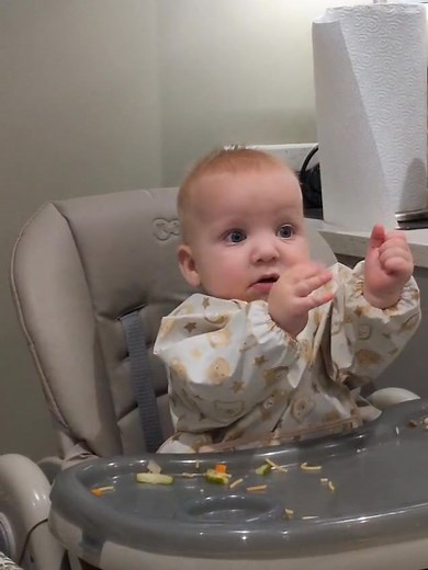 Just listen to the excitement in the parents' voices 👌🏻❤️ When your baby signs for the first time it is SO fantastic 🤩 Well done to one of my lovely families for putting in the hard work at home 🏡 and getting fantastic results 👏🏻 #more #babysigning #welldoneparentswelldone #welldonelittleone #singandsign | Sing and Sign East Kent