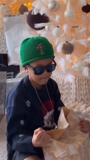 👣 Trusted G Herbo Source 🖤 on Instagram: ""Ever Had A Chrome Christmas Before? Ion Think So" • Chillll On Us Baby Crash 😂 🎄"