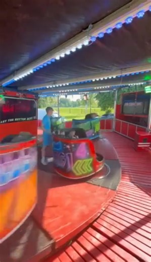 Johnstone's Fairground Attractions Rythmn Master Waltzer at Barrhead today 🙌🙌🙌 | Funfairs Around Scotland