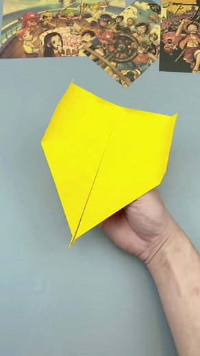 1.3M views · 10K reactions | 2022年紅牛紙飛機大賽花式冠軍表演，厲害了，我的天吶#紙飛機 #手工diy #親子手工 | 小鹵蛋折紙 | Facebook