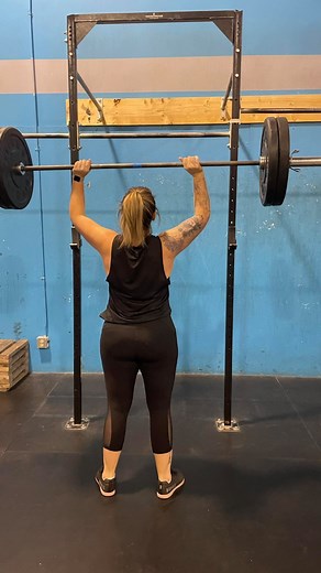 It’s a beautiful day for some push presses. Heavy push presses! Lifting heavy weight over our heads can be quite intimidating. Making sure all the moving parts are working together and you move with confidence is key! Don’t doubt yourself. You are stronger than you think! Believe in yourself and commit! Happy Thursday friends! Next dance to give this workout a go is 9:30 & 5:30! Hope to see you there! #pushpress #strong #believe #commit #community #familygym #friendswholift #happyplace #ohana #n