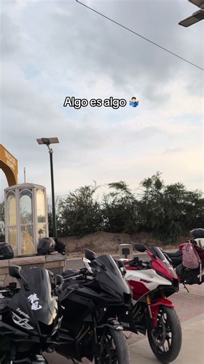 Algo es algo: paseos y amor por las motos Yamaha R3