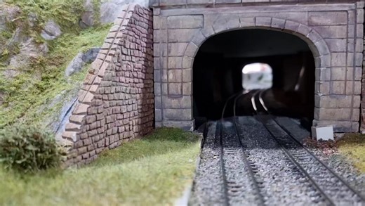 Here we have Sir Nigel Gresley A1/A3 classs engines hauling a rake of teak coaches. More about them: https://en.wikipedia.org/wiki/LNER_Gresley_Classes_A1_and_A3 | Gold Coast Model Railway Club Inc