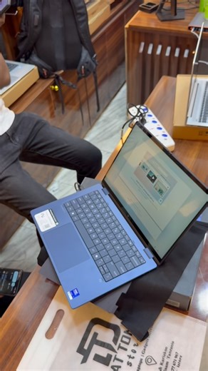 HP • LENOVO • DELL • MACBOOK on Instagram: "Come unbox with us 💻 HP OmniBook XFlip 14– Main Specs Processor (CPU) • Intel Core™ Ultra 7 256V 8-core / 8-thread design, up to ~4.9 GHz turbo frequency ￼ Memory (RAM) • 16 GB LPDDR5x-8533 MT/s (soldered, non-upgradeable) ￼ Storage • 1 TB PCIe Gen4 NVMe M.2 SSD ￼ Display • 14″ touchscreen • Resolution: 2K (1920 × 1200) • IPS panel with multitouch support, ~400 nits brightness ￼ Graphics • Intel® Arc 130V GPU (8 GB graphics memory/shared) ￼ Operating 