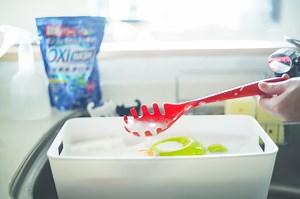 キッチン、洗濯、掃除など、ふだんの家事で除菌※しよう。日本製「オキシウォッシュ酸素系漂白剤」で家じゅうスッキリ清潔に。 | ニュースリリース | KOKUBO PRESS 小久保工業所・紀陽除虫菊・扶桑化学 広報サイト