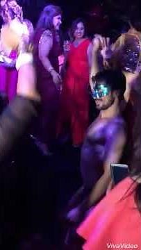 Strip dancing in Delhi ... dekho ye sb hota h Delhi mei