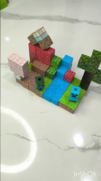 Building an Abandoned Mossy House... 🌿👀 | Minecraft magnetic blocks