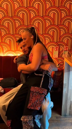 791K views · 3.2K reactions | Pre show is always my favorite hour. Just pure chaos and love and energy warming up. What a beautiful perfect 2 shows in London this week wow彩懶 | JoJo Siwa | Facebook