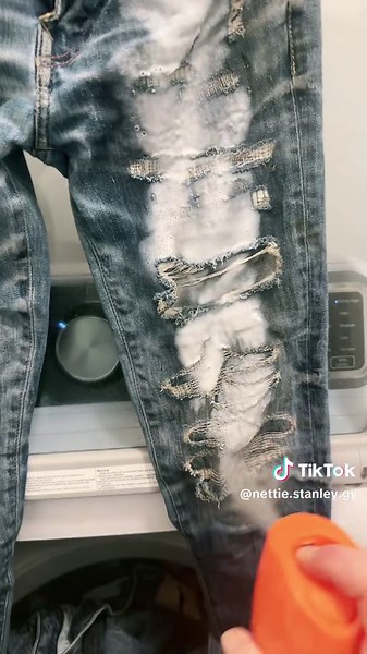 Clean Asphalt Stains from Jeans - Easy Tutorial