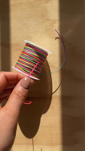 109K views · 1.3K reactions | Como hacer una pulsera de hilo, use 65 cm de hilo chino calibre 1 mm! | Dulce Rios Bisuteria | Facebook