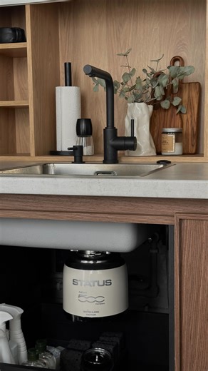 Валерия Титова | designer on Instagram: "Продолжаю рассказать о нашей кухне и сегодня про измельчитель пищевых отходов. tg: titova_design"