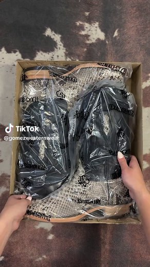Unboxing New PYTHON Boots – Stylish Western Wear