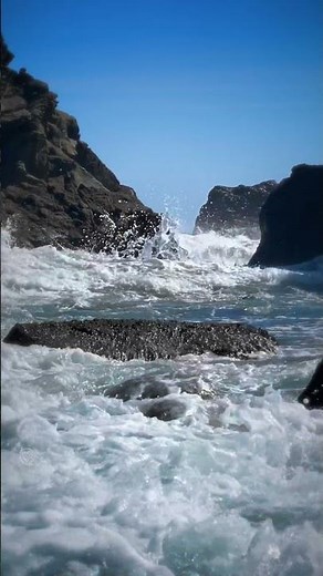 Spectacular Crashing Waves on Rocky Shore!