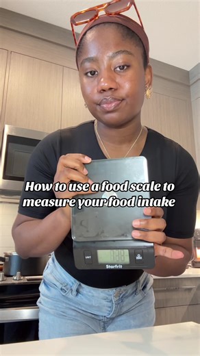 How to Use a Food Scale for Meal Tracking