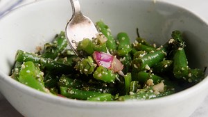 120K views · 222 reactions | Is your garden overflowing with green beans? Whip up this green bean salad recipe with basil, Parmesan, and balsamic vinegar for a great summer side dish. Get the recipe: https://bit.ly/3kgbSyf | Simply Recipes | Facebook
