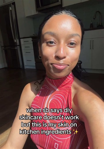 Because that turmeric honey mask is gonna do it everytimeee!!! #spf #clearskin #diyskincare #🧿