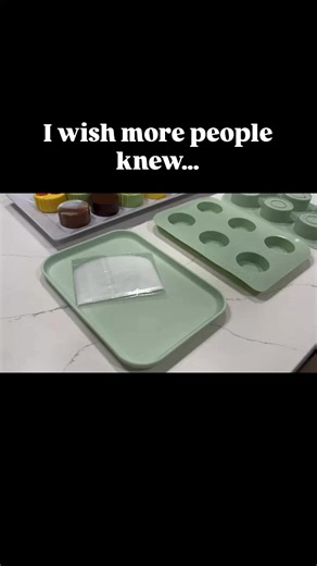 Everyone should be able to make desserts that wow. 🔥 Come check us out to see how! Benty Cakes And with hundreds of filling options (and free recipes) you’ll be so happy you tried. Happy Pucking! #bentycakes #cakepucks #bakinghack #chocolatecovered | Benty Cakes