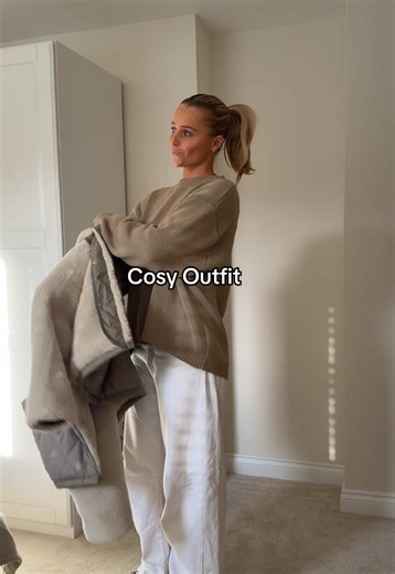 Living in This Comfy Fleece Outfit