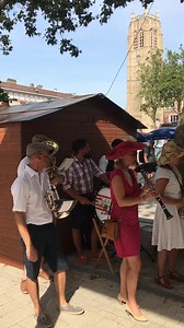 4.6K views · 150 reactions | 5 ANS DU BUS GRATUIT ! Pour fêter l’anniversaire de notre réseau de bus  gratuit, une animation est en cours place Jean Bart ! Mini concert  et jeu concours ❓pour gagner des place pour le match de la coupe du monde de rugby France -Uruguay et des repas pour 2 personnes dans des restaurants de l’agglomération ! Joyeux anniversaire Dk'bus ! | Ville de Dunkerque | Facebook