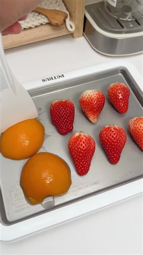 Raspberry on Instagram: "Make frozen yogurt with me#asmr #asmrfood #satisfying #food #yogurt"