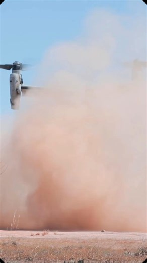 8.3K views · 703 reactions | Challenging landing conditions. . .@theaviationaddict ・・・ V-22 Osprey conduct loading and unloading operations in Robertson Barracks, NT, Australia, for Exercise Predator’s Run. #aviation #avgeek #reels #helicopter | Combat Learjet | Facebook