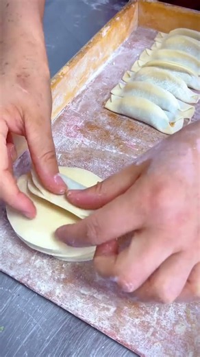 Quick Crispy Dumpling Hack: Seal & Fry in One Pan! #FoodHack #Dumpling