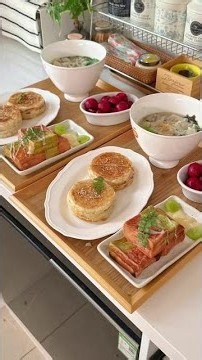Kids' breakfast egg burger crispy toast wonton noodles start energy day