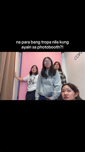 Gian Bernardino sa Photobooth kasama ang Cup of Joe