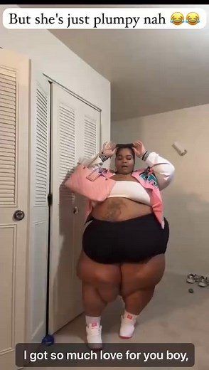 American rapper, Dank Demos sued an Uber driver for millions of dollars over refusing to gift her a lift because of her size. “he outrightly denied letting me enter his car. He said I was too f@t and he feared I will deflate his tires with my Weight. That is discrimination against f@t people. I’m getting my lawyers involved and he will pay dearly.” The driver was polite and said that Demoss needed to order a bigger car. | Omoniyi Ahmad Akorede