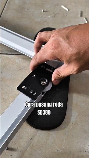 cara pasang roda SD 380 #aluminium #tipspraktis #kitchen #tutorial #tipsntricks #diy #slidingdoors