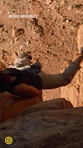 Ha egyetlen Mission: Impossible filmet sem láttál, ez a jelenet akkor is biztosan megvolt. Jön az új film május 22-én, érdemes felzárkózni a régebbiekkel! | UIP-Duna Film