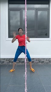 Hana transformed into lizard skin when she jumped over the lightning bolt