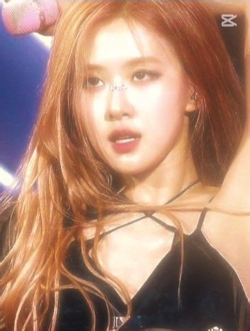 🛐 #foryou #trending #viralvideo #blackpink #rose#fyp #treadingshorts #blackpinkrose#edit #diva