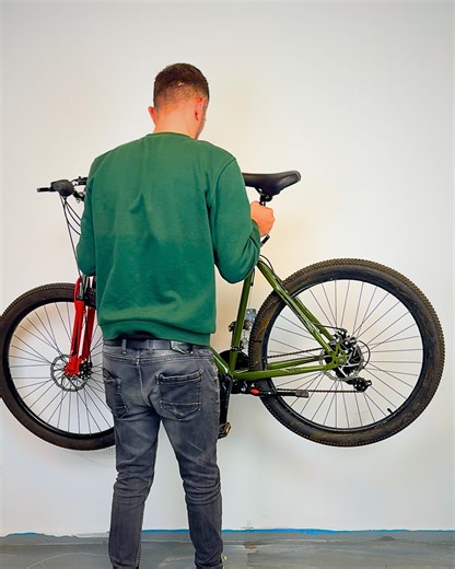Bygger en cykelholder til væggen 🚲