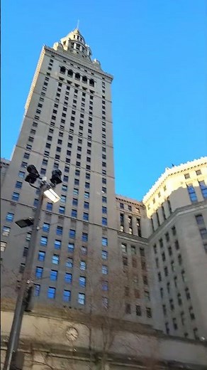 Visiting the Downtown Area of Cleveland, Ohio - Large Buildings and Busy Streets!