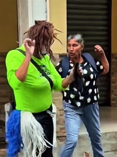 The Funniest Manta Performance at the Parade