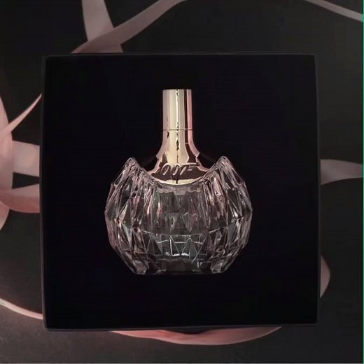 4.3K views · 26 reactions | The James Bond 007 For Women II Eau de Parfum: An elegant feminine fragrance, with a fresh oriental scent. The perfect gift for her this Valentine’s Day. | James Bond 007 | Facebook