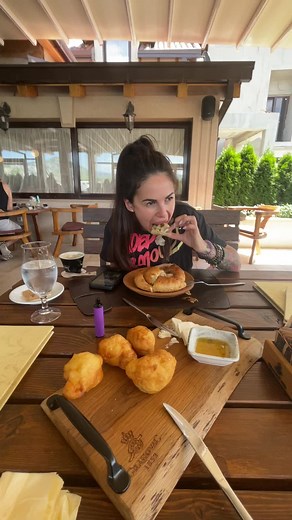 Відео користувача CHERNAYA ⛧ (@kira_chernaya) з композицією «оригинальный звук - CHERNAYA ⛧»