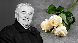 Smuteční rozloučení s Vlastimilem Harapesem v Národním divadle: Zdrcený Štěpnička, Suchý i Kepka
