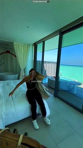 Building Wooden Log Cabin in Forest 🌲🤯| Survival House Step by Step "7" #shorts p 217