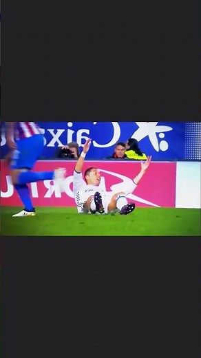 Ronaldo’s Epic Fight: Unforgettable Moments! #football