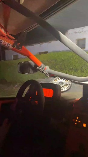 Aventura en RZR: Rutas Nocturnas y Corridos