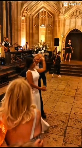 𝐆𝐞𝐭𝐭𝐢𝐧𝐠 𝐦𝐚𝐫𝐫𝐢𝐞𝐝? 𝐓𝐡𝐨𝐮𝐠𝐡𝐭 𝐚𝐛𝐨𝐮𝐭 𝐲𝐨𝐮𝐫 𝐟𝐢𝐫𝐬𝐭 𝐝𝐚𝐧𝐜𝐞? Many couples worry about looking awkward on the dance floor. That’s where we come in. As the UK’s first and leading wedding dance company, we help couples go from cringing to confident. Whether you want a few simple moves to feel relaxed or a foot-fantastic routine, we’ll help you feel confident and ready to shine. ✨ Tailored choreography ✨ Fun and personalised lessons ✨ Learn in the comfort of your own home