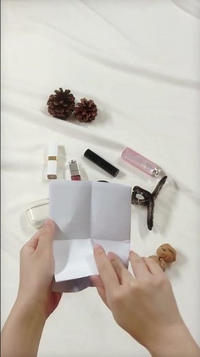 파우치 속 필수템 공개