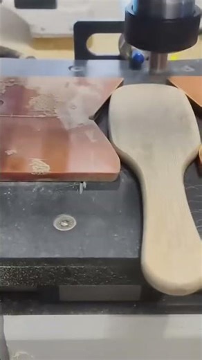 Making holes in plastic pallets using proper tools