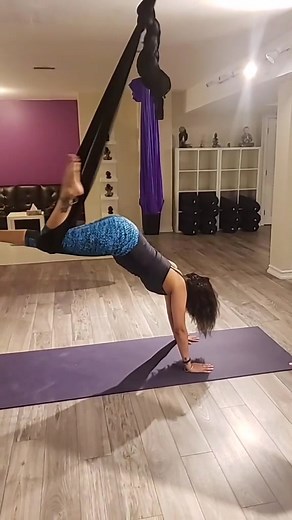 Reunited and it feels soooo goood! 🤪 #fyp #fy #viral #yoga #aerialyoga #fitness #toronto #aerialyoga #yogainmylife #yogaev#aerialsilks #yogalover