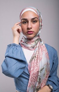 62K views · 1.8K reactions | Hijab Tutorial 101: Easy Styling with A Square Scarf 殺 If you’re new to Hijab and want to style a Square Scarf, try out these simple wraps. Featuring Honey Blooms  | EMMA | Facebook