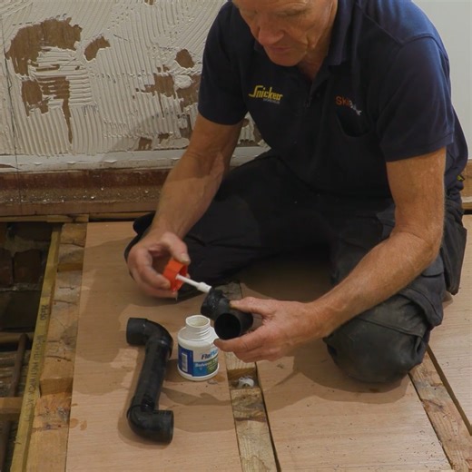 Roger goes over joining plastic pipes in the bathroom installation. #SolventWeld #PlumbingTips #DIYPlumbing #Pipework #TradeSkills #PlumbingHack #PlumbersLife #SkillBuilder | Skill Builder