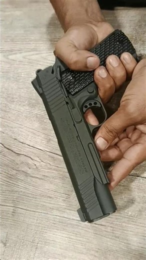 1911 full Metal BB replica #airsoftgun #1911 #1911pistol #airsoft #shortvideo #shorts #airgun