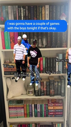 Gamer boyfriend 🤝 Reader girlfriend #booktok #reading ##MemeCut #Meme